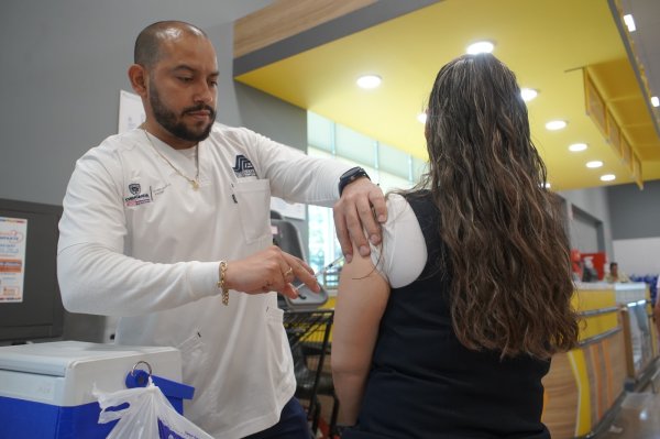 Juárez concentra más de 359 mil vacunas contra el sarampión en estrategia estatal