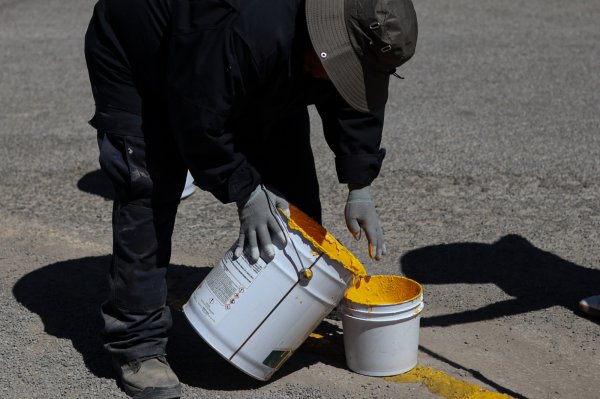 Refuerzan trabajos de limpieza y mejora en Parque Central previo a Pascua
