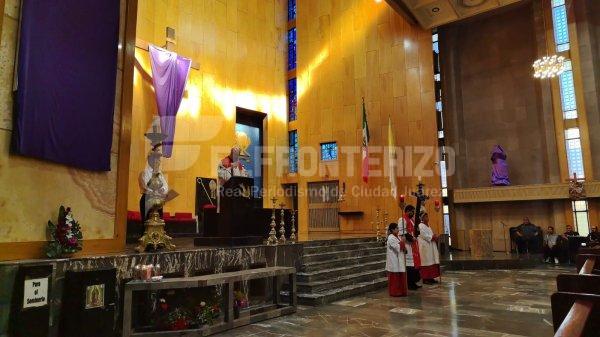 Padre Hayen promueve apoyo a la salud mental en misa previo al viacrucis