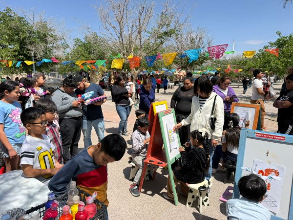 Juarenses celebran Pascua en el Parque Central con actividades al aire libre
