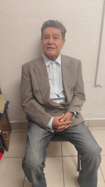 Solicitan apoyo para localizar a familiares de adulto mayor extraviado en la colonia Industrial