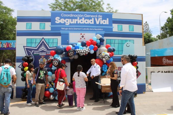 Niñas y niños aprenden a manejar y respetar reglas en Pequeñópolis