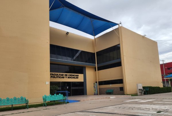 UACH recibe a estudiantes de bachillerato con recorridos guiados para conocer su oferta académica