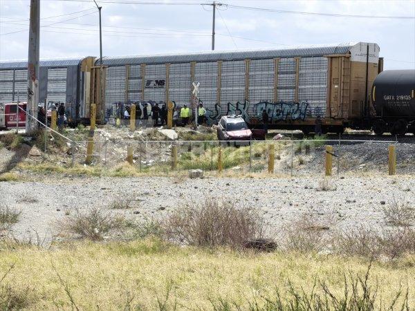 Conductora le quiso ganar al tren y resultó lesionada