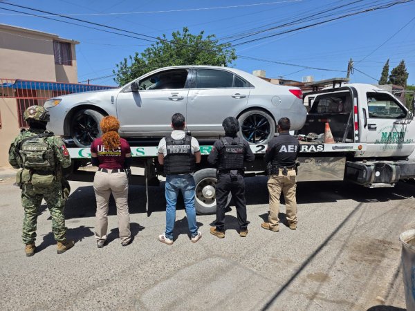 Aseguran vehículo Lincoln MKZ en cateo por homicidio en Ciudad Juárez