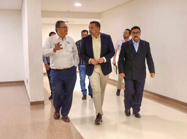 Mercado Castruita arranca gestión con recorrido en hospital del IMSS en Ciudad Juárez