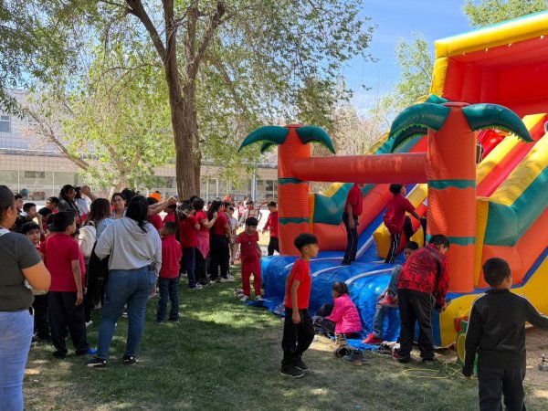 Arrancan festejos del Día de la Niñez con convivio masivo en el Parque Central