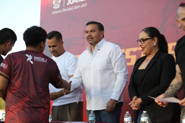 Reconocen a más de 3 mil deportistas juarenses en ceremonia encabezada por Cruz Pérez Cuéllar