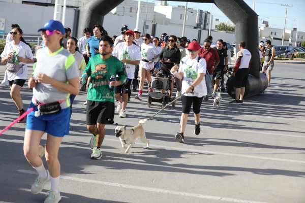 Carrera por el reciclaje reúne a familias y corredores en Sendero