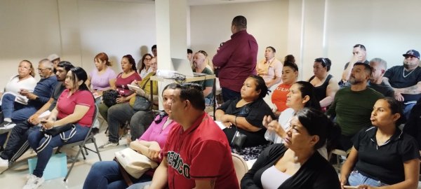 Curso gratuito de Manejo Higiénico de Alimentos beneficia a 34 comerciantes en Juárez