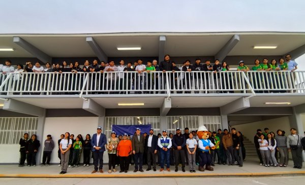 Entregan dos aulas nuevas en secundaria federal número 15