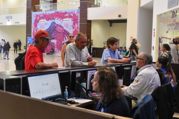 Suspenden actividades oficinas estatales por Día del Trabajo y Batalla de Puebla