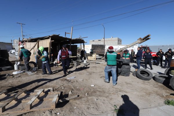 Autoridades continúan trabajos para ordenar el comercio en la ciudad