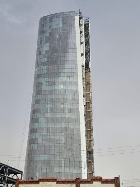 Pérez Cuéllar sostiene que la Torre Centinela es un “mugrero” tras caída de cristales