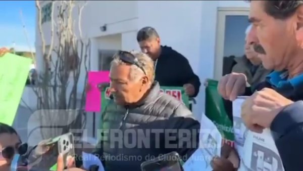 Vecinos protestan por altos cobros de luz y falta de atención en CFE