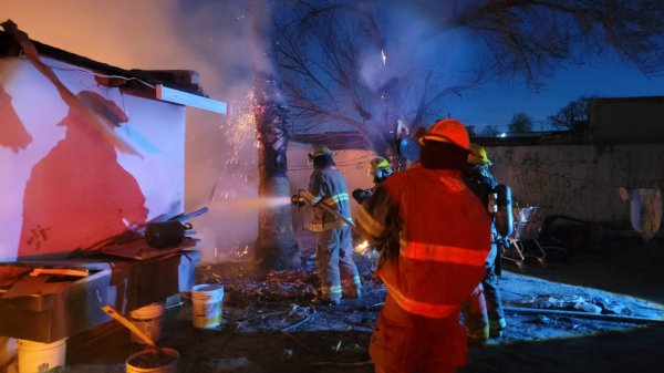 Arde vivienda en la 20 de Noviembre
