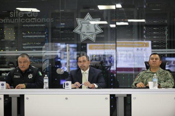 Alcalde encabeza mesa de seguridad y destaca avances en la reducción de delitos.