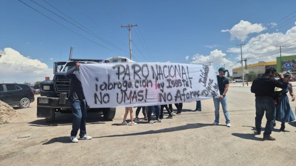 Maestros de Ciudad Juárez se suman al paro nacional y marchan por las calles de la ciudad