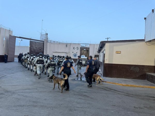 Aseguran objetos prohibidos tras operativo en el Cereso 3