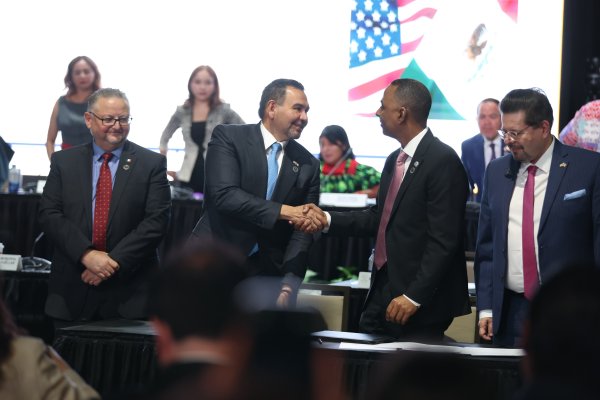 Cruz fortalece liderazgo fronterizo con nuevo acuerdo Juárez–El Paso