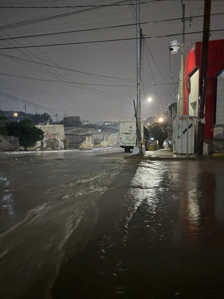 Reporta Protección Civil inundaciones y cortos circuitos por lluvias