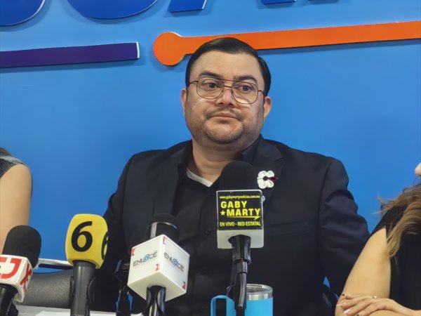 No le creo, ni los juarenses tampoco, que le quitaron la Visa, por una infracción vial: Ulises Pacheco