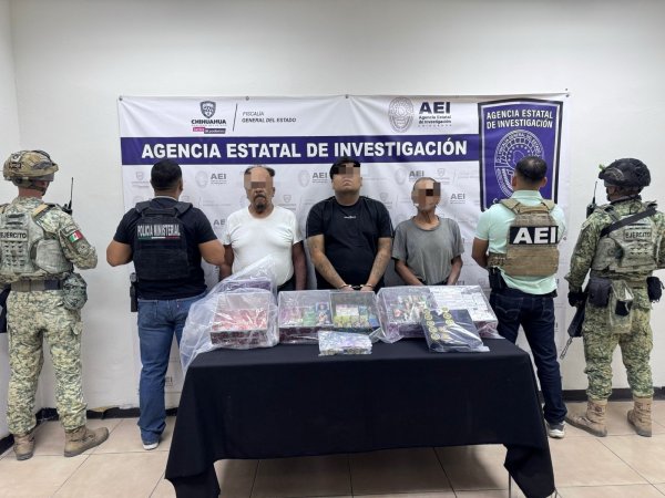 Aseguran más de 100 vapeadores con THC y detienen a tres hombres en cateo en la colonia Insurgentes