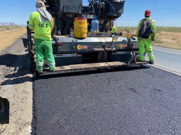 Renovará SICT 33 kilómetros de la carretera Chihuahua-Juárez con Tren de Pavimentación