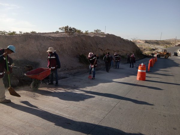 Mantienen labores de limpieza y retiro de azolve en distintos sectores de Juárez