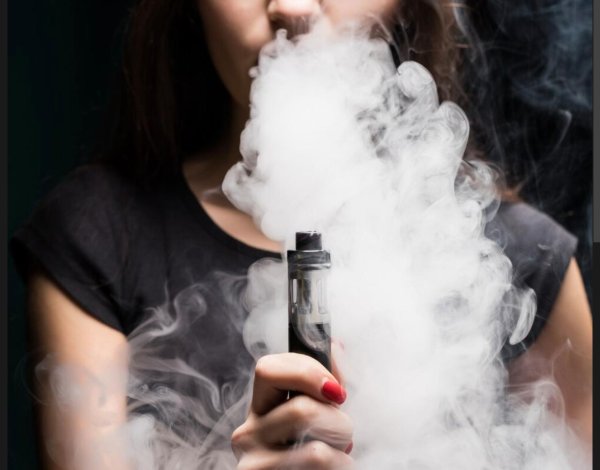 No hay sanciones para estudiantes que sorprendan con vapeadores en las escuelas de nivel básico