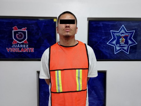 Intentaba vender Mercedes robado en El Paso; lo arrestan en Ciudad Juárez