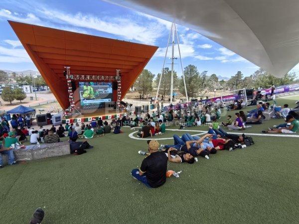Esperan juarenses partido inaugural entre México y Sudáfrica en Parque Central