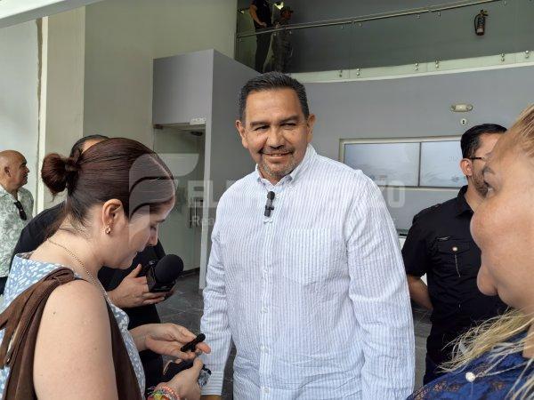 Quiere alcalde pedir licencia definitiva