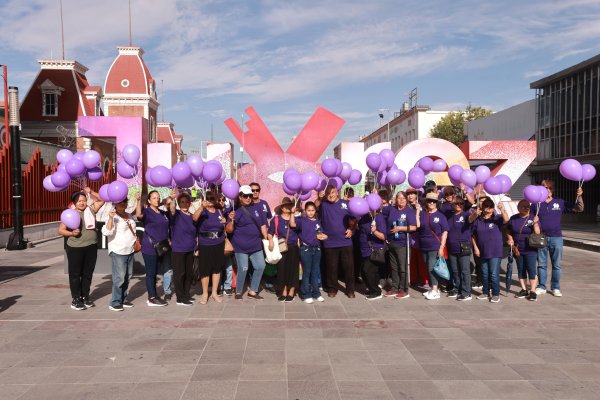 Adultos mayores alzan la voz contra el maltrato en caminata por el Centro de Juárez