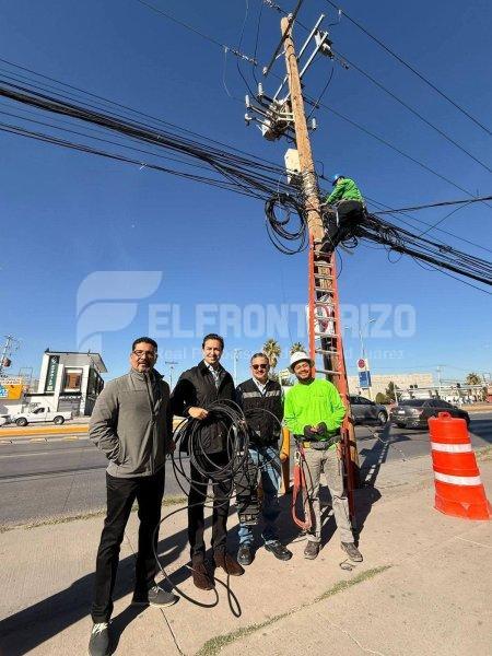 Retiran 58 km de cableado en desuso en Ciudad Juárez