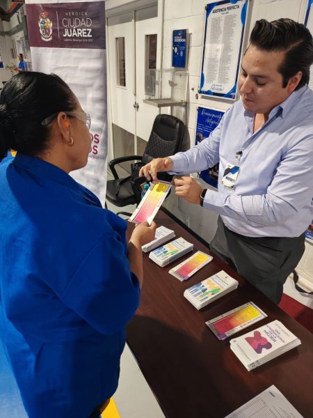 Llevan orientación en derechos humanos a trabajadores de la industria maquiladora