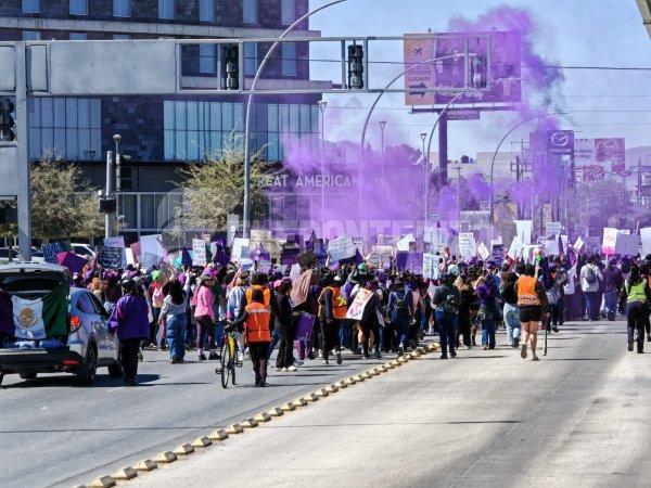 GALERÍA. Marchan mujeres en Ciudad Juárez