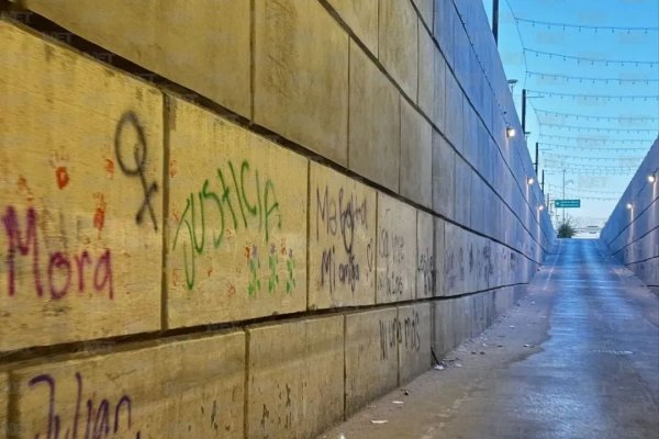 Limpia atiende pintas tras marcha del 8M en distintos puntos de la ciudad