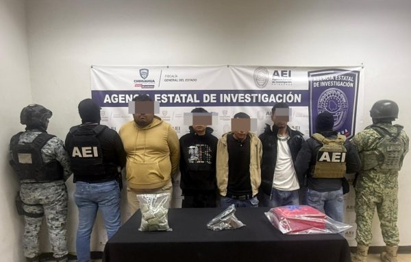 Detienen a cuatro hombres con droga y arma de fuego durante cateo en Cerradas del Ángel