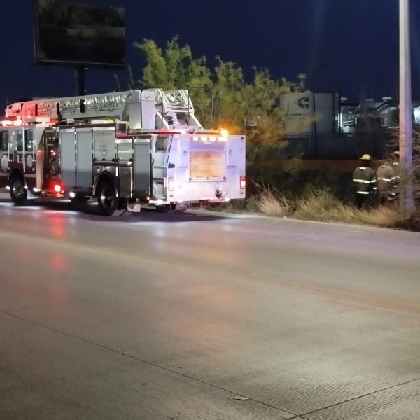 Incendios en Walmart y S-Mart movilizaron a Bomberos en Ciudad Juárez