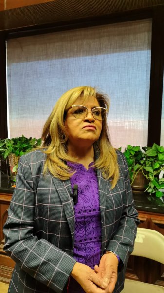 Regidora propone reducir sueldos de regidores en línea con política de austeridad