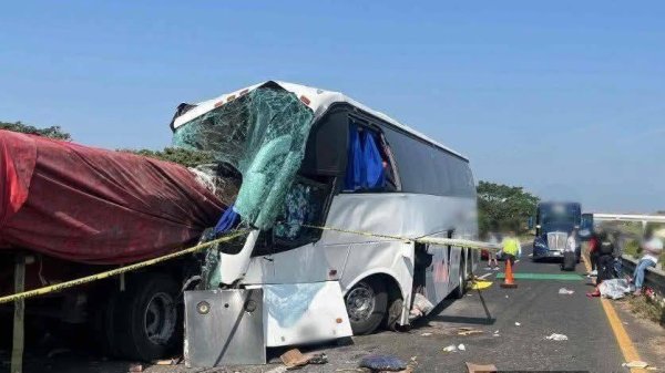 Gobierno Municipal brindará apoyo a víctimas de accidente de autobús rumbo a Veracruz