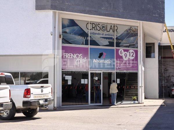 Fiscalia General del Estado llegó a negocio de Paneles Solares para revisión