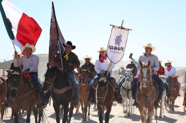Cabalgata en Samalayuca reúne a 250 jinetes y refuerza identidad regional