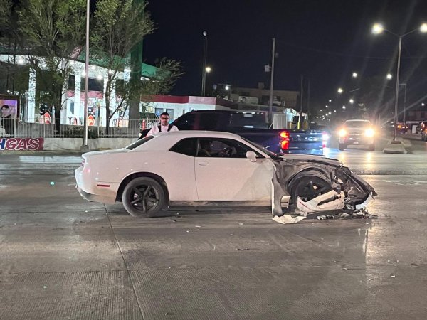 Aparatoso choque en Santiago Troncoso deja daños por más de un millón de pesos