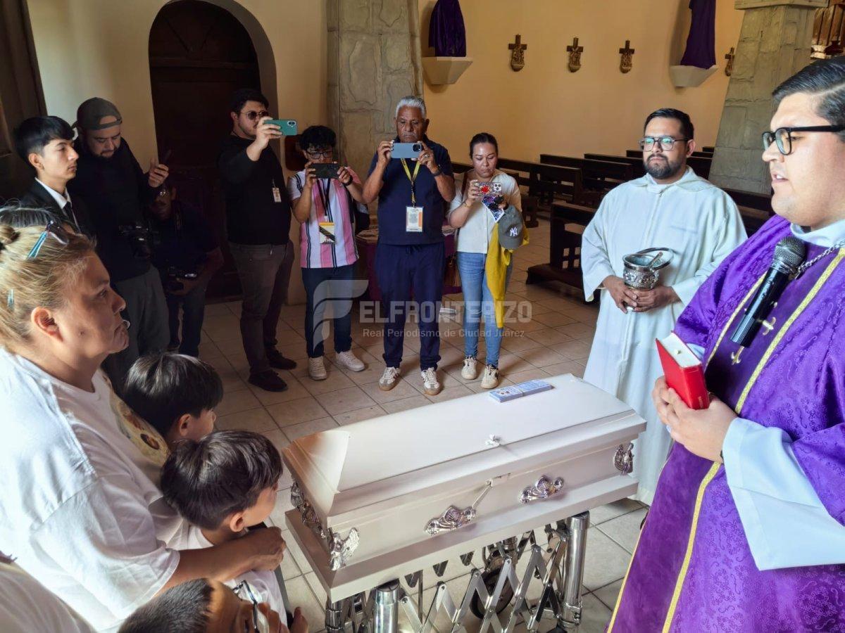 Dan el último adiós al pequeño Eitan en misa