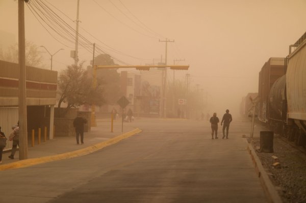 Emiten alerta por fuertes ráfagas de viento en Juárez