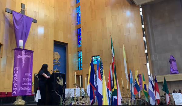 Realizan misa en memoria de migrantes fallecidos en incendio del INM en Ciudad Juárez