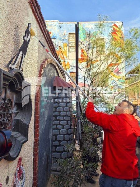 Ponen bella la plaza Cervantina en Ciudad Juárez