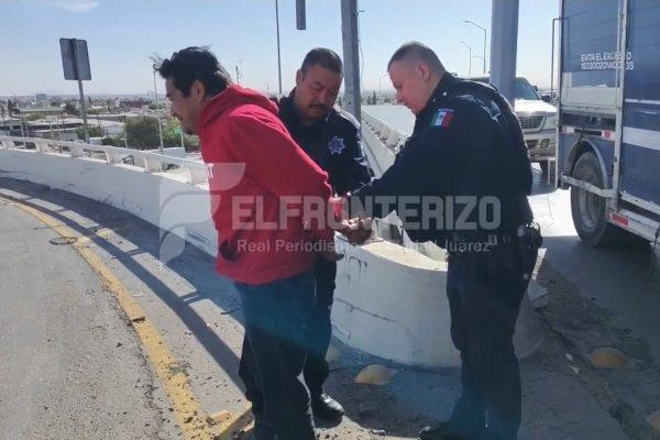 Rescatan a un hombre que pretendía lanzarse desde un puente